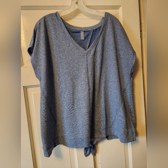 T-shirt with split tie in the back - Picture 1 of 3